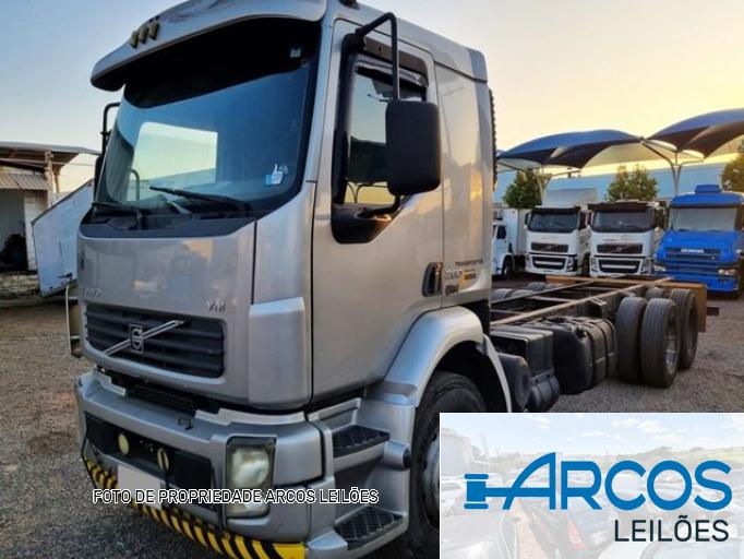 VOLVO VM260 08/08