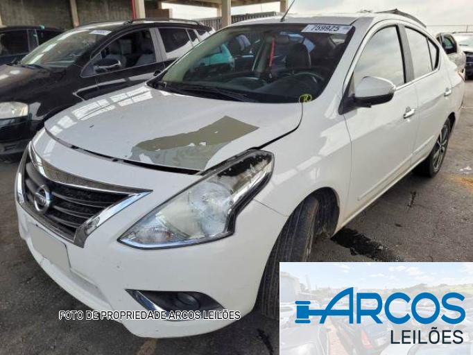 NISSAN VERSA 18/18