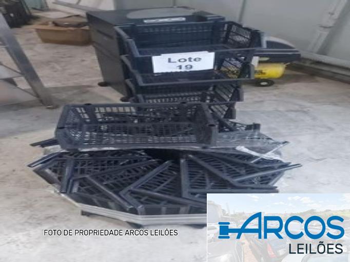 84 Cestos Plasticos